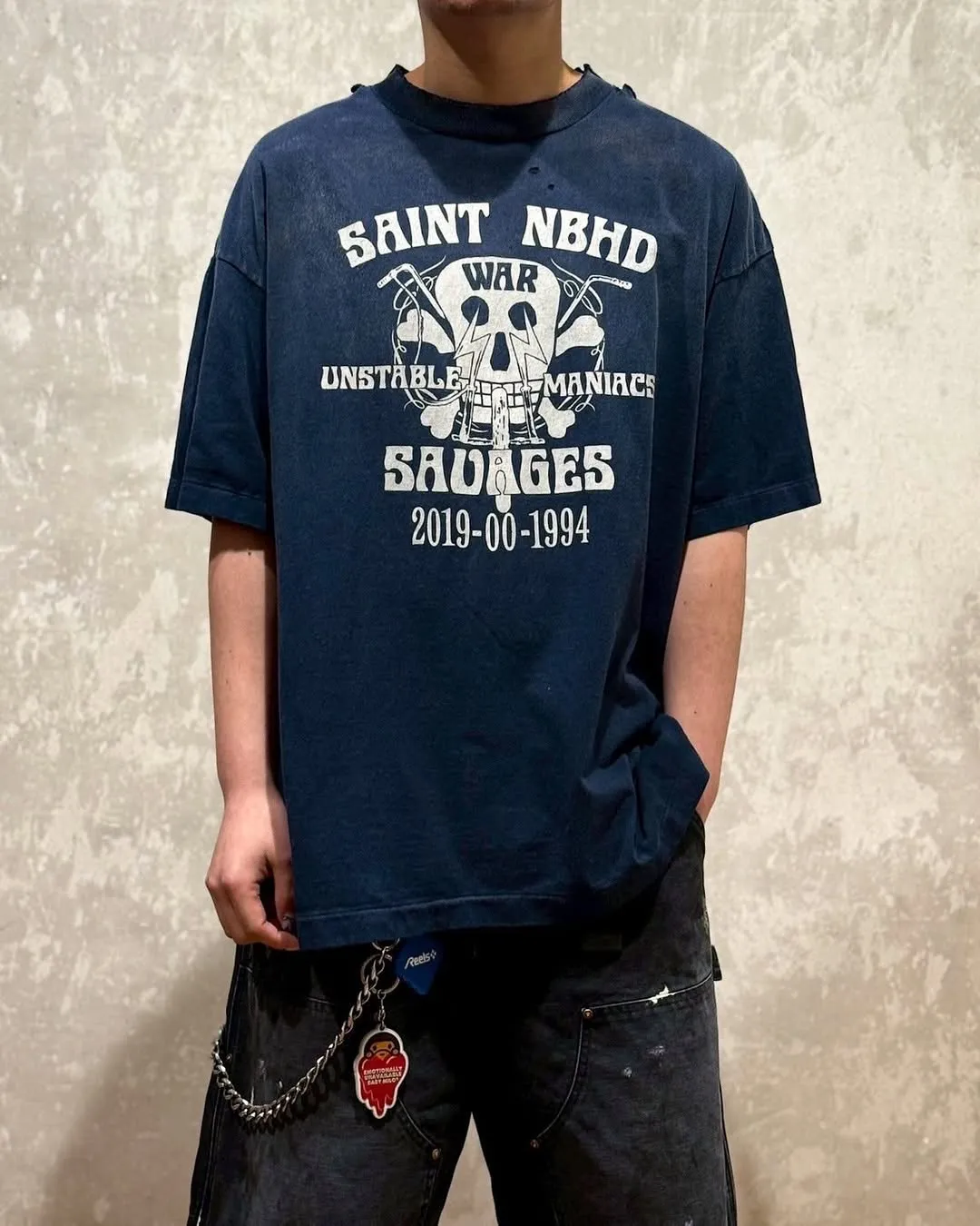 SAINT Mxxxxxx × NEIGHBORHOOD STHD . SS TEE SAINT NBHD/NVY NBHD Takizawa Shinsuke SAINT HOOD joint project Skeleton lightning destruction TEE Washed blue S-XL OE yarn tube weaving without side seam fabric Re-washed to make it distressed Cut and damaged treatment Ma Liu fading process Printing simulates natural distressed effect Correct version Customized joint main mark/wash mark/angel mark